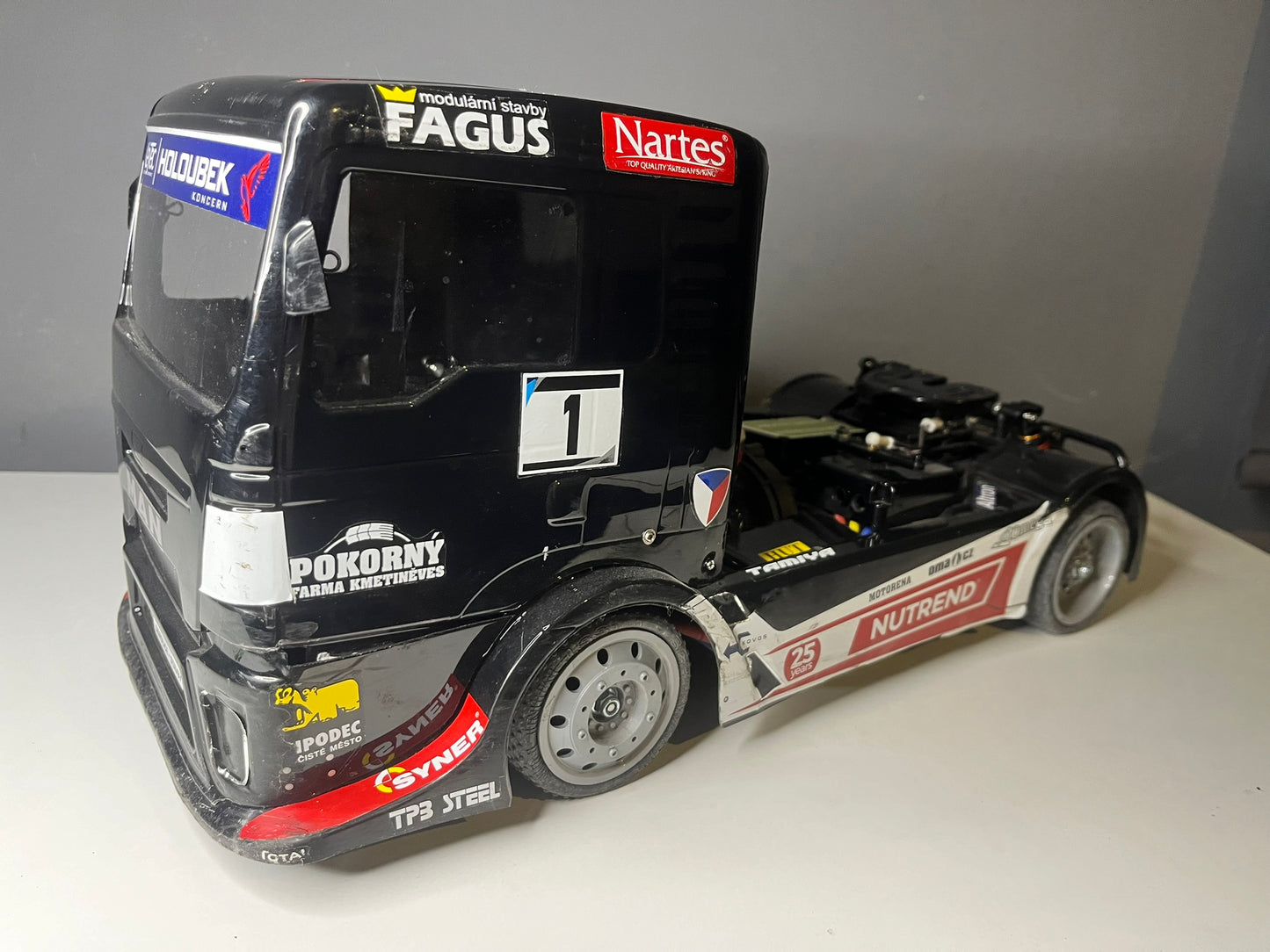 HOBAO - EPX 1/10 RC ON ROAD RACING EURO TRUCK WHEELS (F&R) H22305 (1.9IN DIA/25MM WIDE - 12MM HEX)