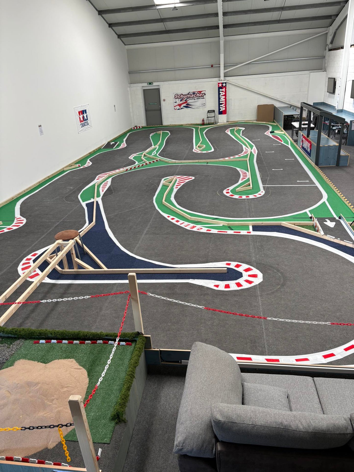 NEW! FM Raceway - Thursday Night Racing RACE FEE + CHARGING (Race up to 2 Classes) (Includes Practice all day + Race from 17:00 till 21:00)