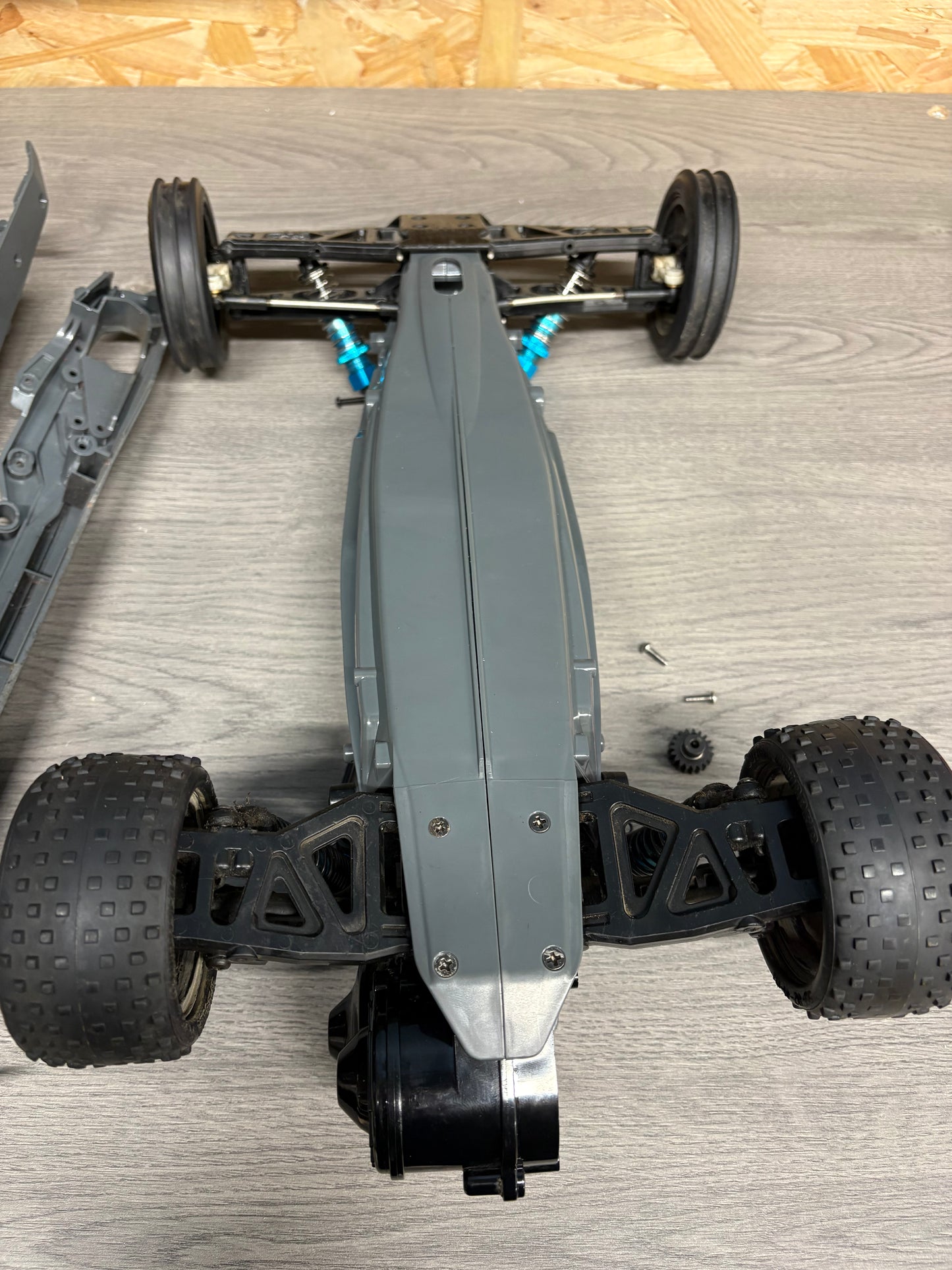 Spares or Repairs - Tamiya DT03 2WD Buggy with spares - no electrics (needs new front shock tower to fix)