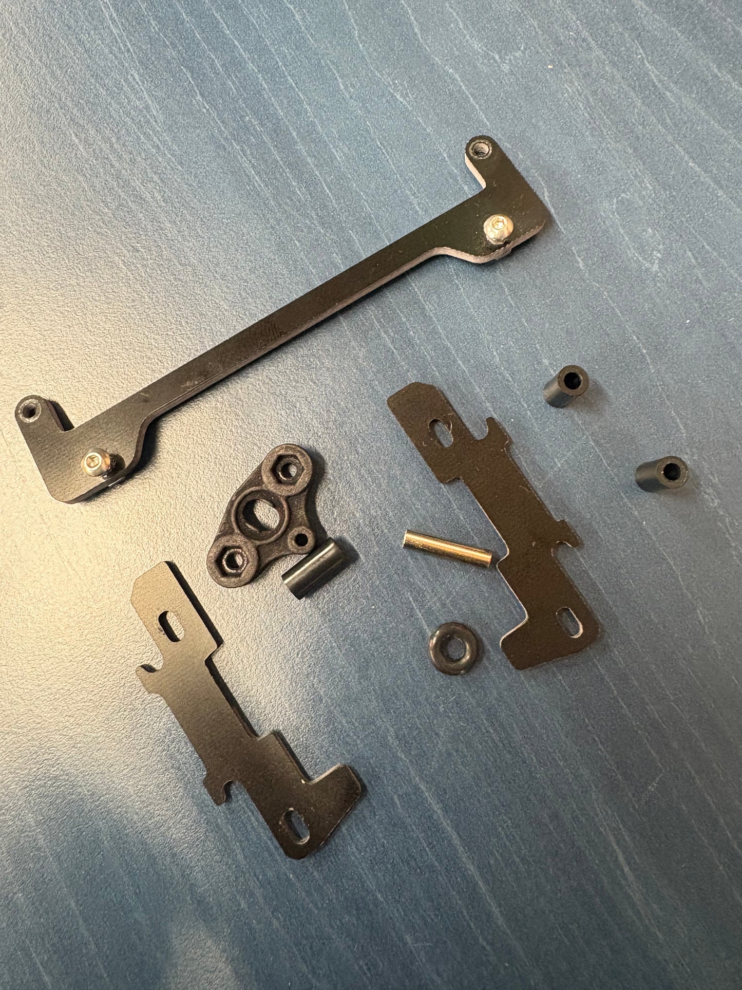 KAMTEC - Hot Hatch / Supastox / Mini Racer Pro Rear suspension strut and Battery Tray set & guide pin