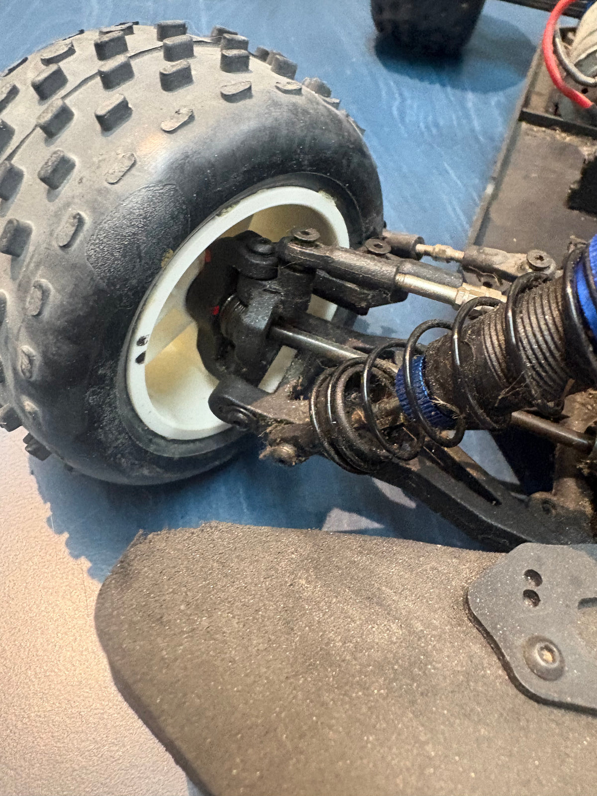 Used - FTX Carnage 1.0 - Rolling chassis (needs rear drive shafts)