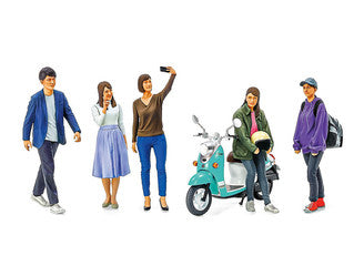 Tamiya - 1/24 Campus Friends II (Scooter & 5 Figures) - 24356 TAMIYA 1/24 CARS