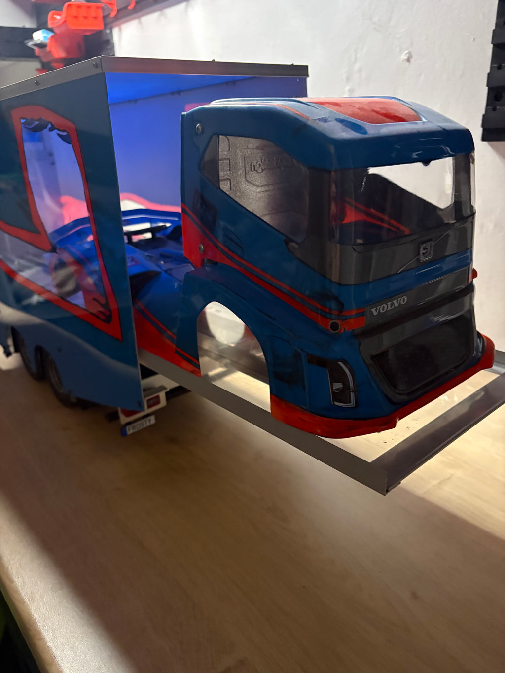 Custom 1of1 Tamiya 1/14 Volvo FH16 Race Truck 6x4 with FULL MFU Euro Lights & Sounds - with telescopic ramp (Tractor Truck Series - 3Speed gears)