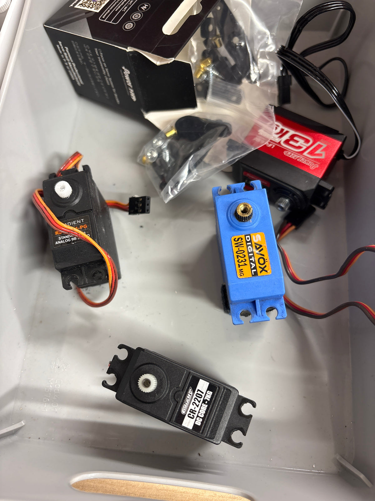 Used - RC 1/10 Servos spares or repairs only