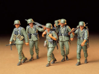 Tamiya - German Machine Gun Crew - 35184 TAMIYA 1/35 MILITARY