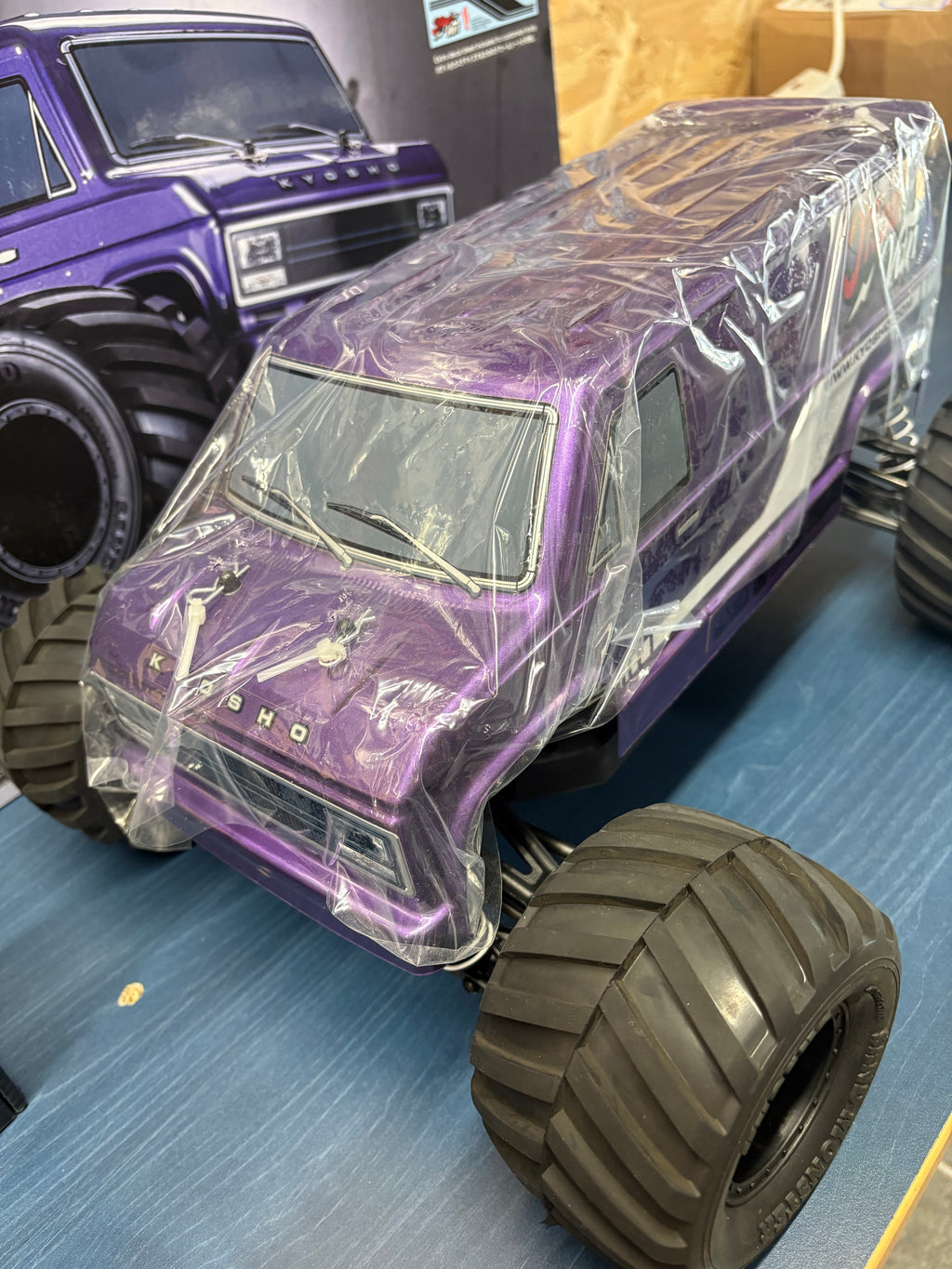 Ex-Demo - Kyosho - Mad Van 4WD Fazer MK2 1/10th w/ 2x 5000mah 2S Lipo's RTR RC Truck –  (Just add Charger)
