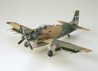 Tamiya - A-1J Skyraider U.S. Air Force - 61073 TAMIYA 1/48 AIRCRAFT