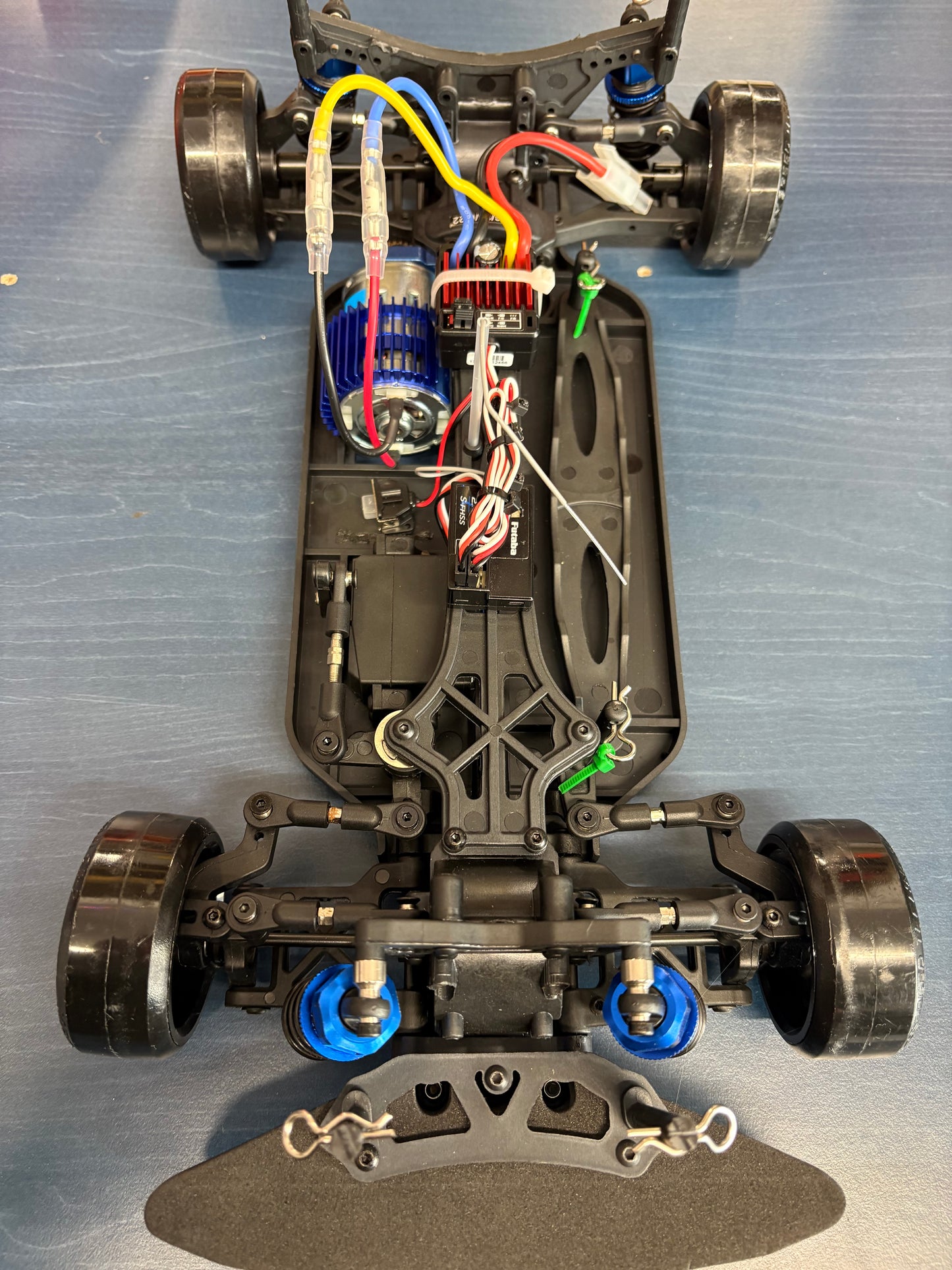 FTX - Ex Demo Red - Banzai Drift Car 1/10 4WD RTR - As new, with new wheels and tyres (just needs battery and charger)