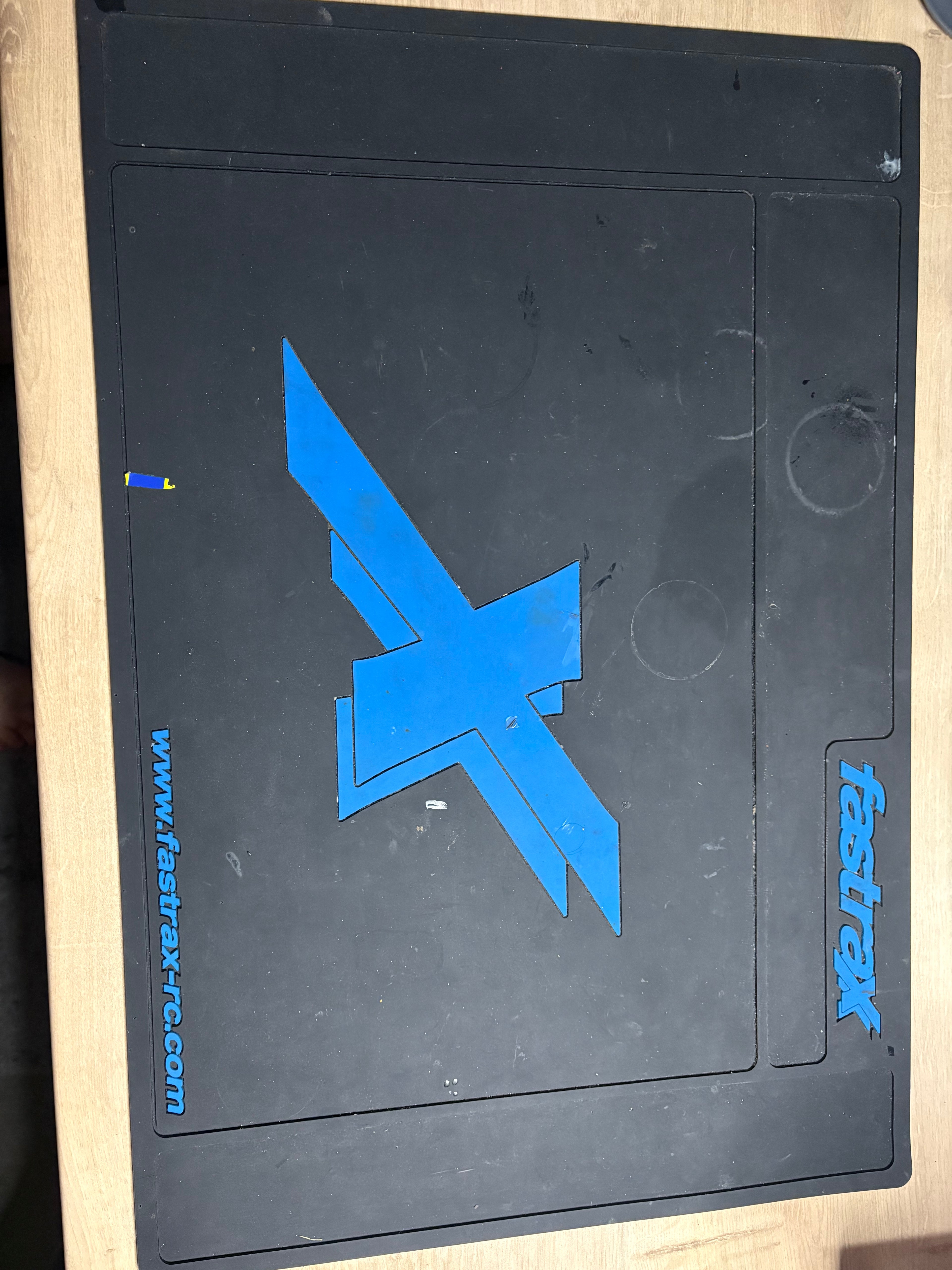 Used - FASTRAX - MEDIUM RC CAR/BUGGY 1/12 to 1/10 RUBBER PIT MAT - BLUE/BLACK 62CM X 42CM - FAST413M-BK