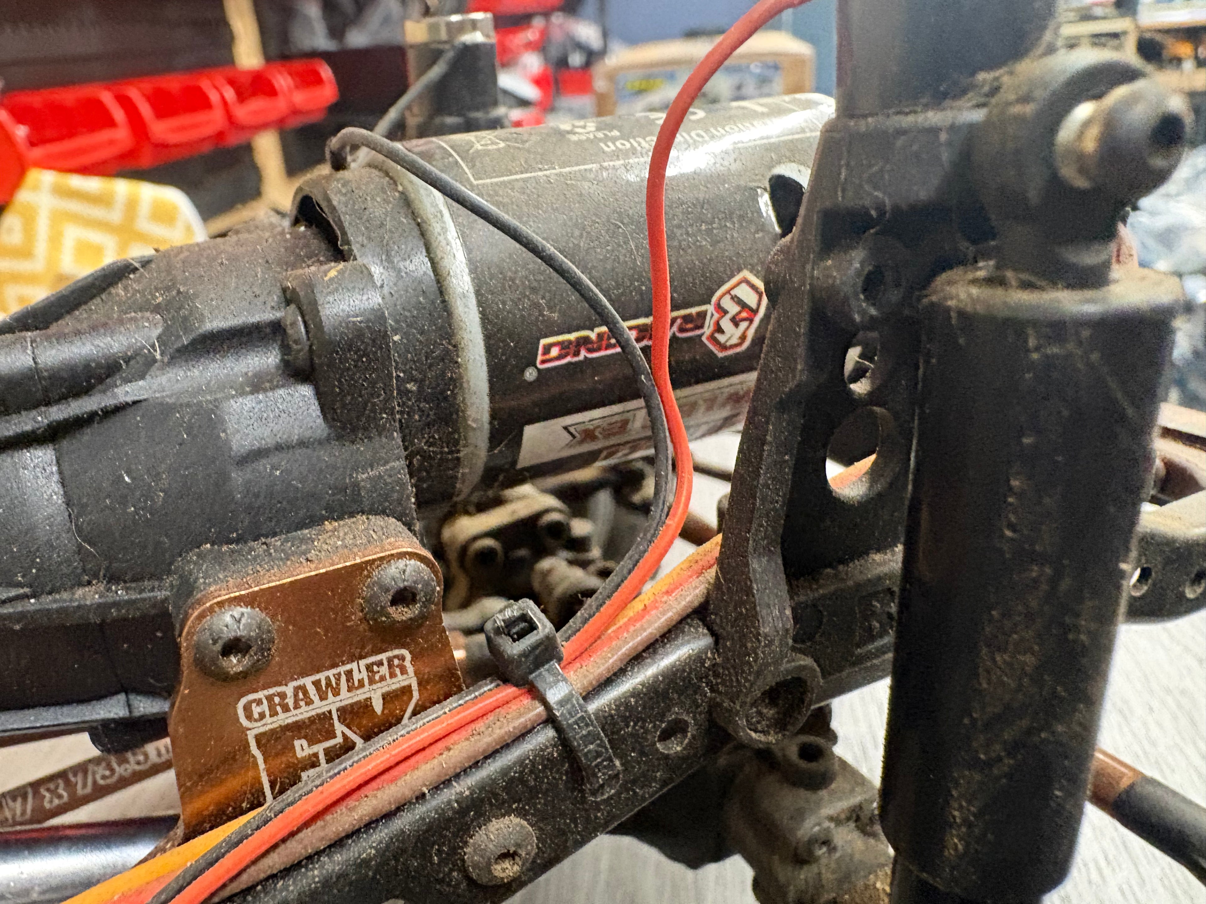3 Racing - Scale Rock Crawler Land Rover D90 (Weathered) - Killer Body, Lights, Scale Shocks (Needs Radio, Battery & Charger to Complete)