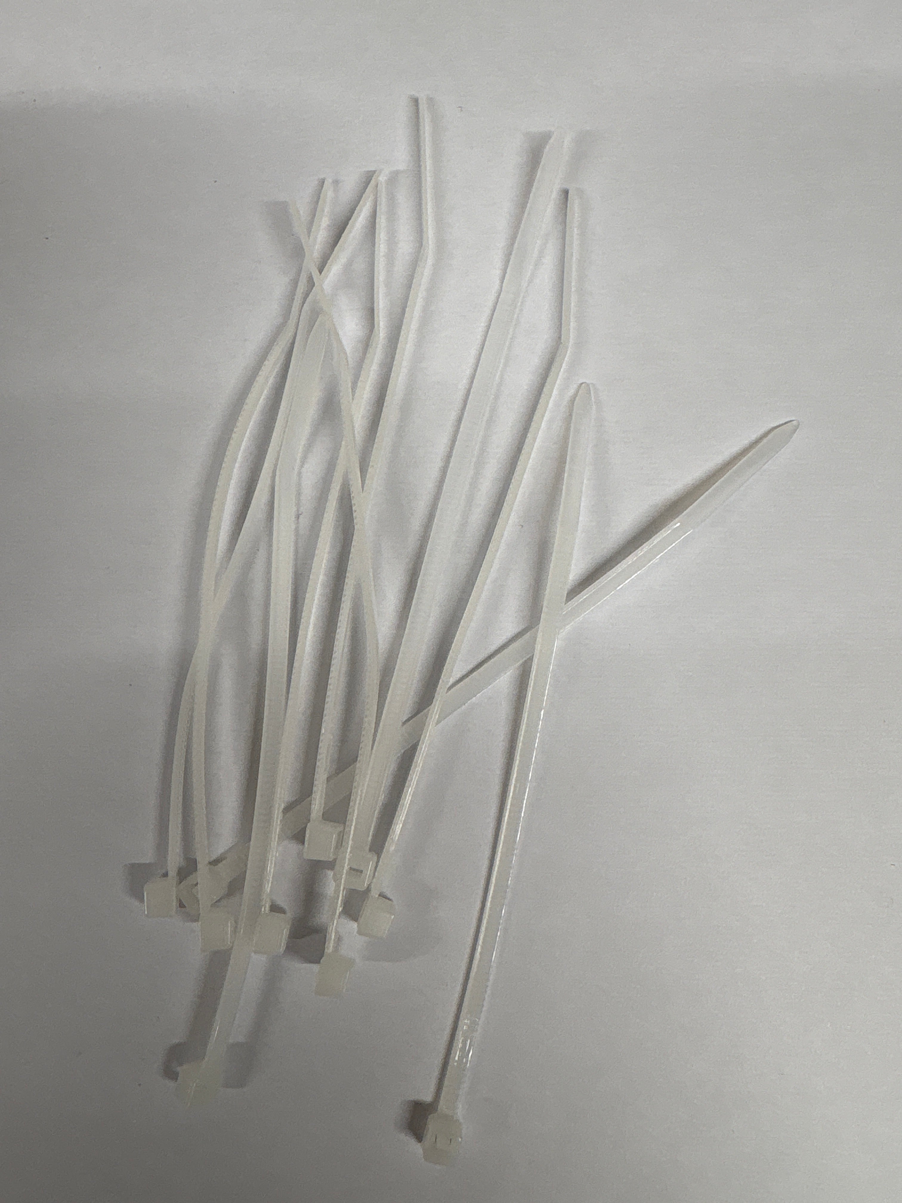 RC - Tie-wraps / cable ties - Micro 10pcs white (10cm long x 3mm) perfect for reciever cable management