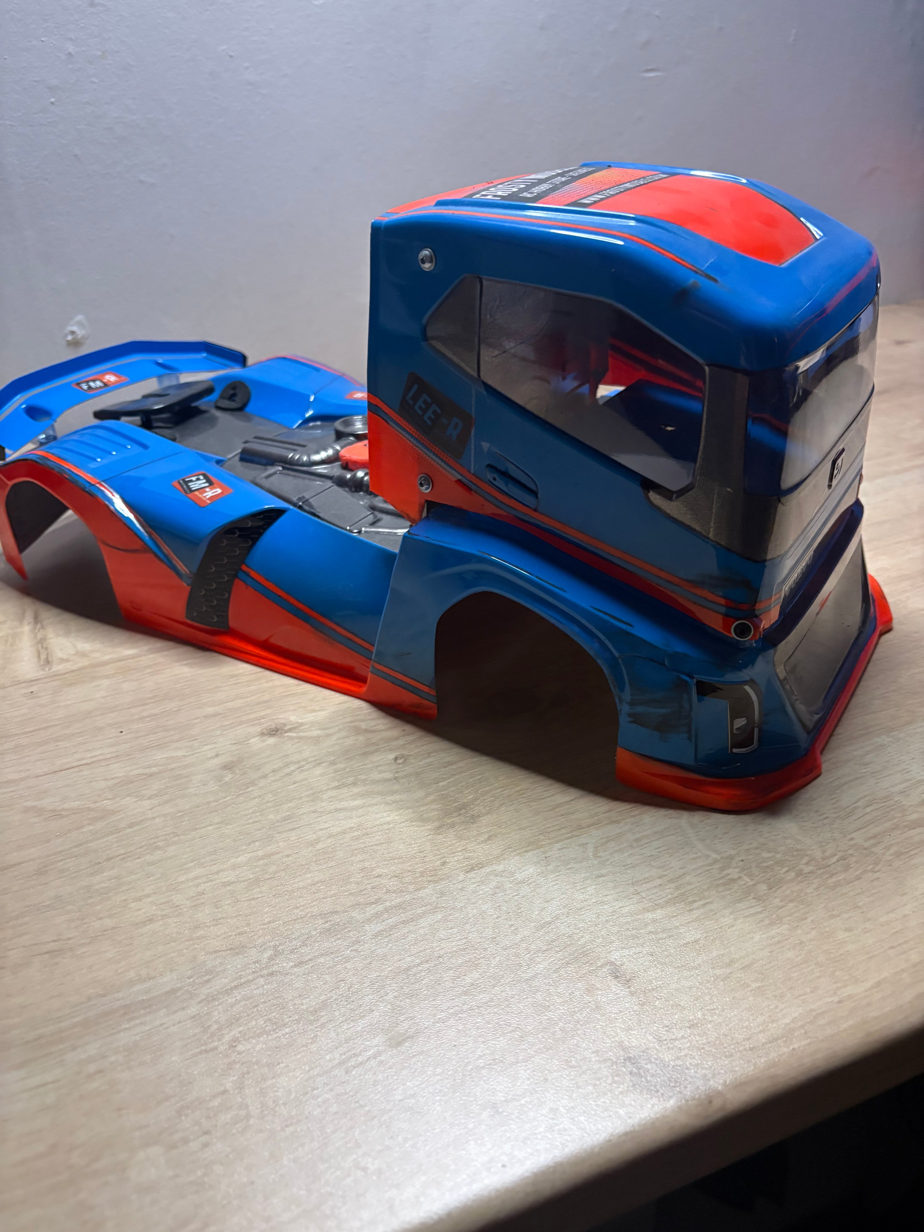 EX-SHOW - Frosty Model Race Truck Body - 1/10 190mm IRON for Tamiya 1/14 TT01E Euro Trucks