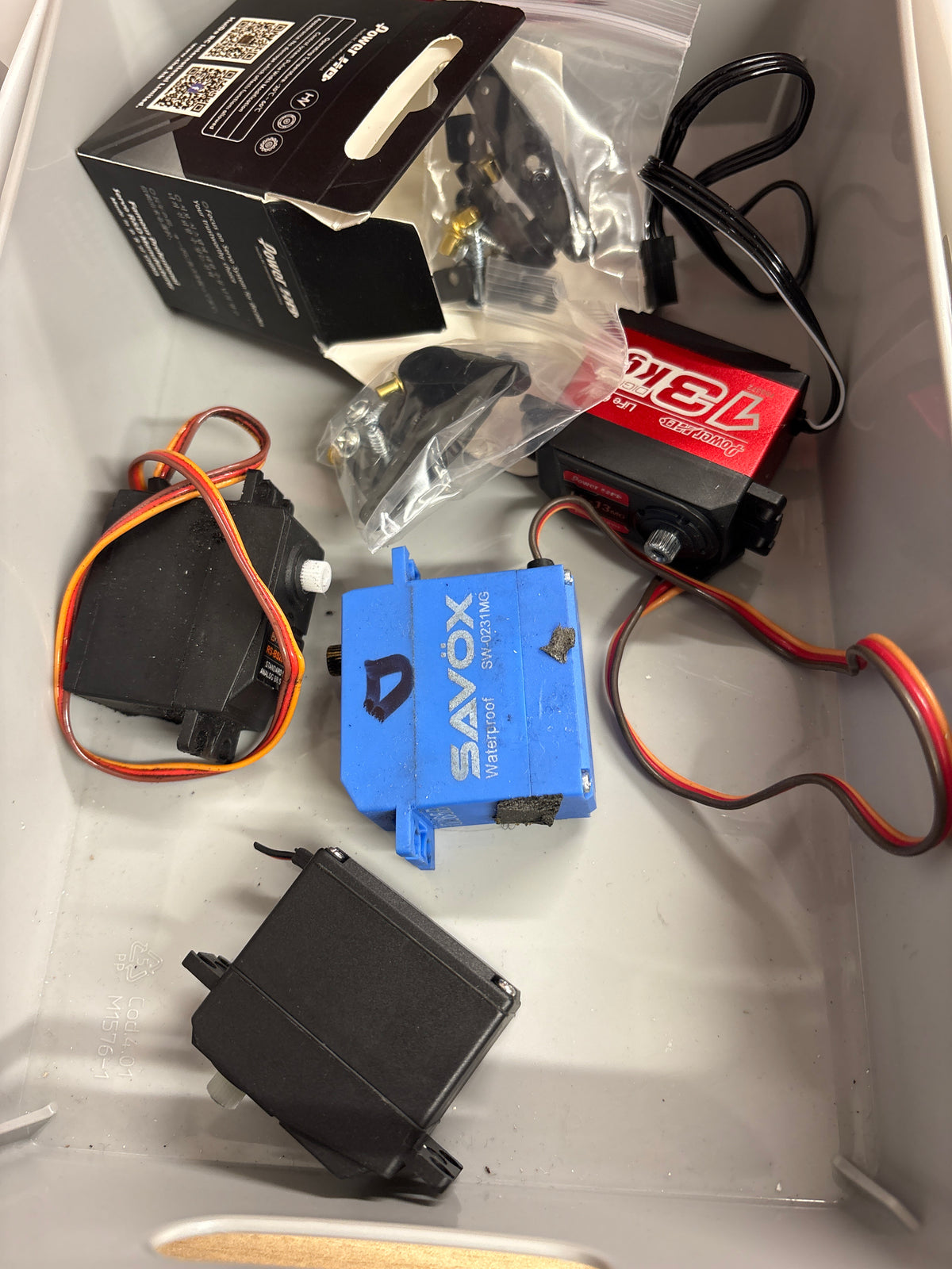Used - RC 1/10 Servos spares or repairs only