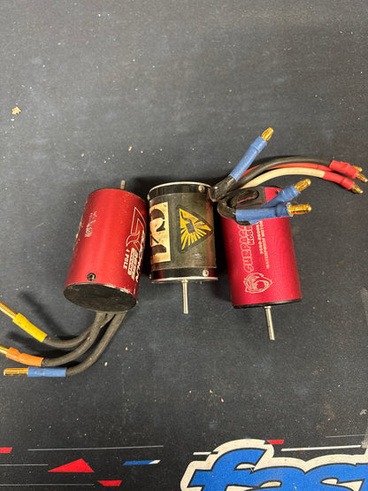 3x used - not tested brushless motors 540 size for 1/10 cars/buggies