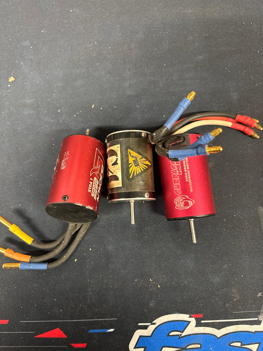 3x used - not tested brushless motors 540 size for 1/10 cars/buggies