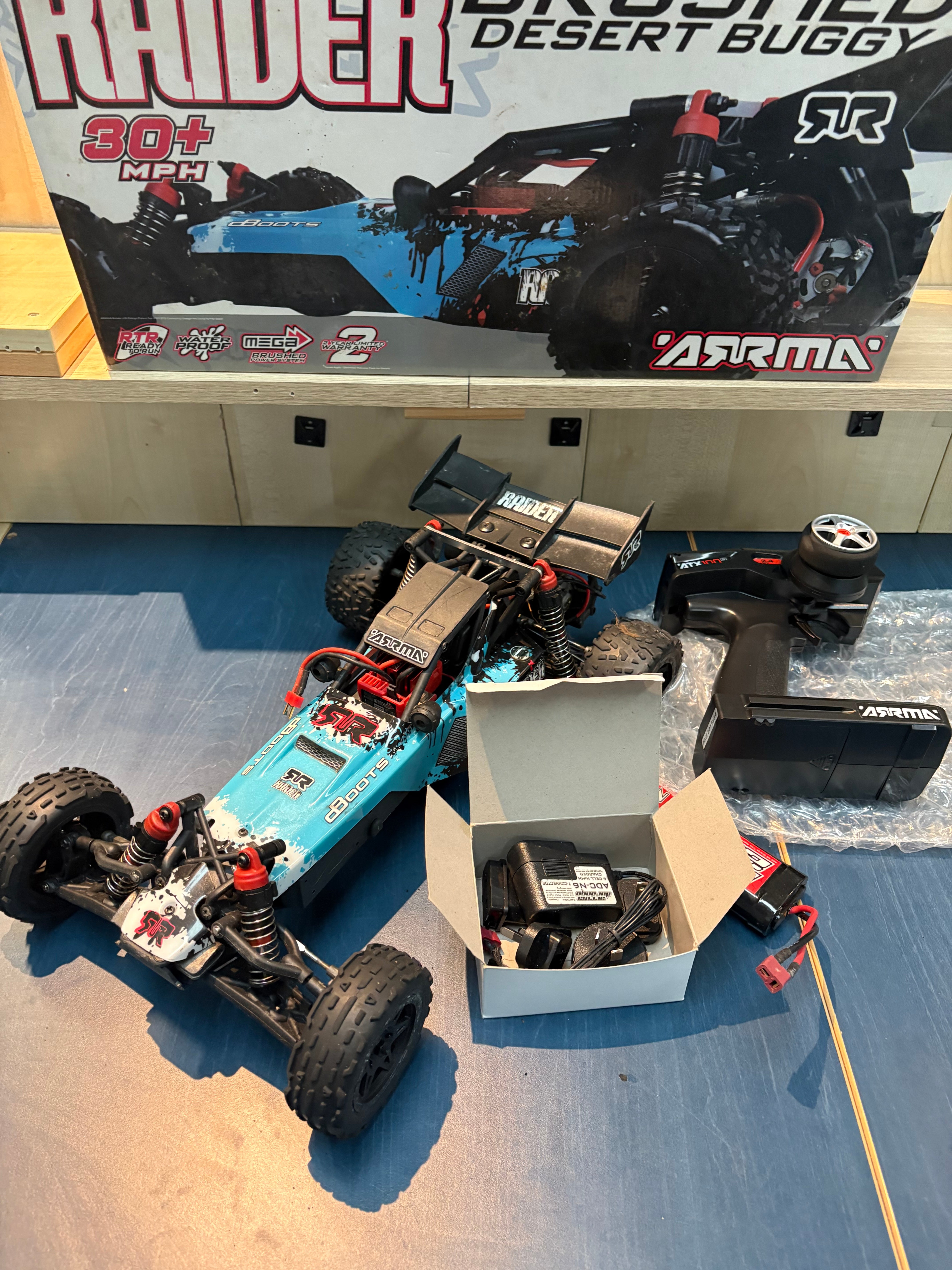 Used - Arrma Raider RTR 1/10 Buggy RWD brushed (all electrics, box and manual included)