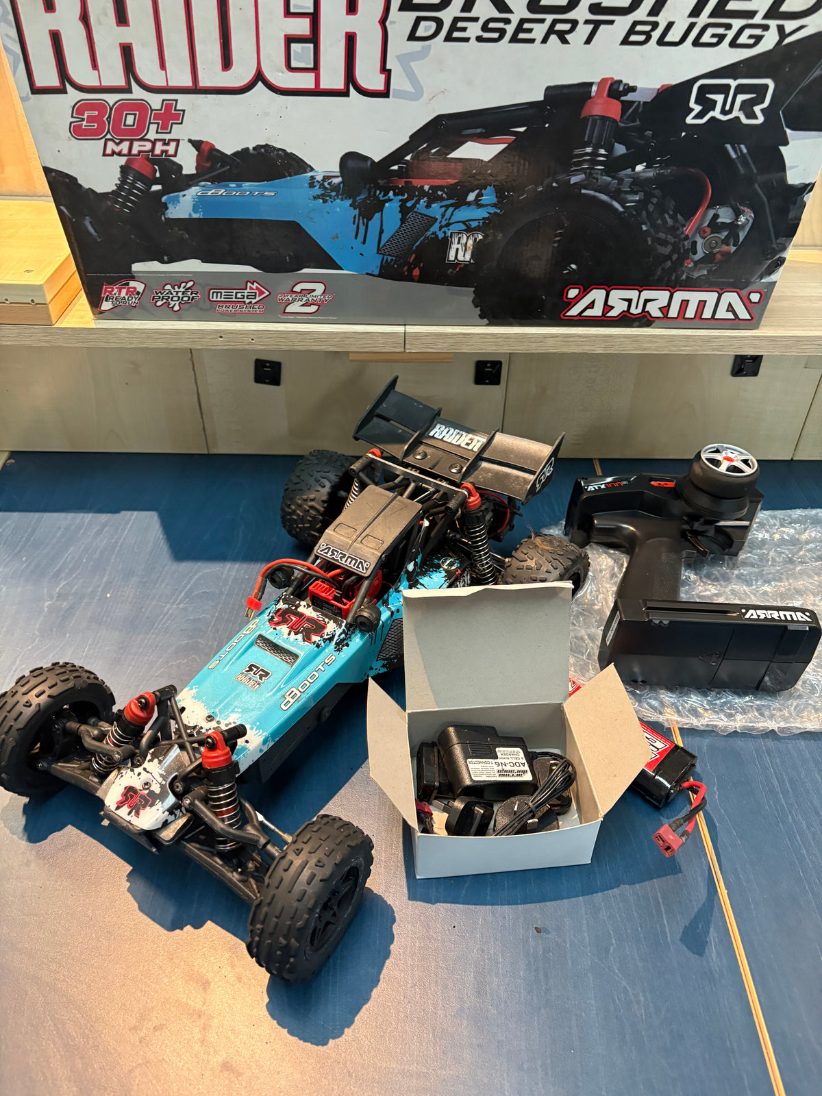 Used - Arrma Raider RTR 1/10 Buggy RWD brushed (all electrics, box and manual included)