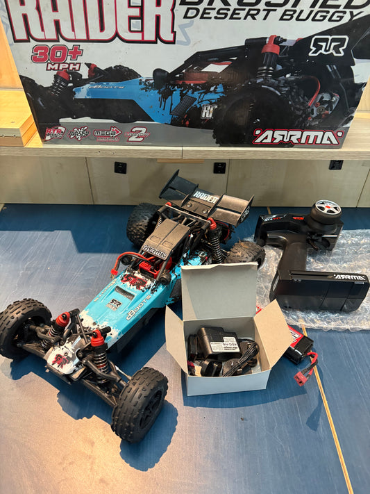 Used - Arrma Raider RTR 1/10 Buggy RWD brushed (all electrics, box and manual included)