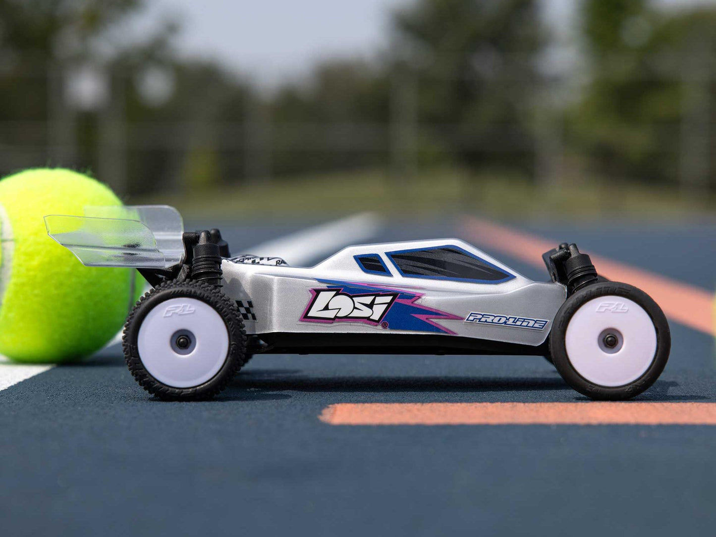 Losi - 1/24 Micro-B 2WD Buggy RTR Silver - (Radio, Battery & Charger Included) C-LOS00007T2