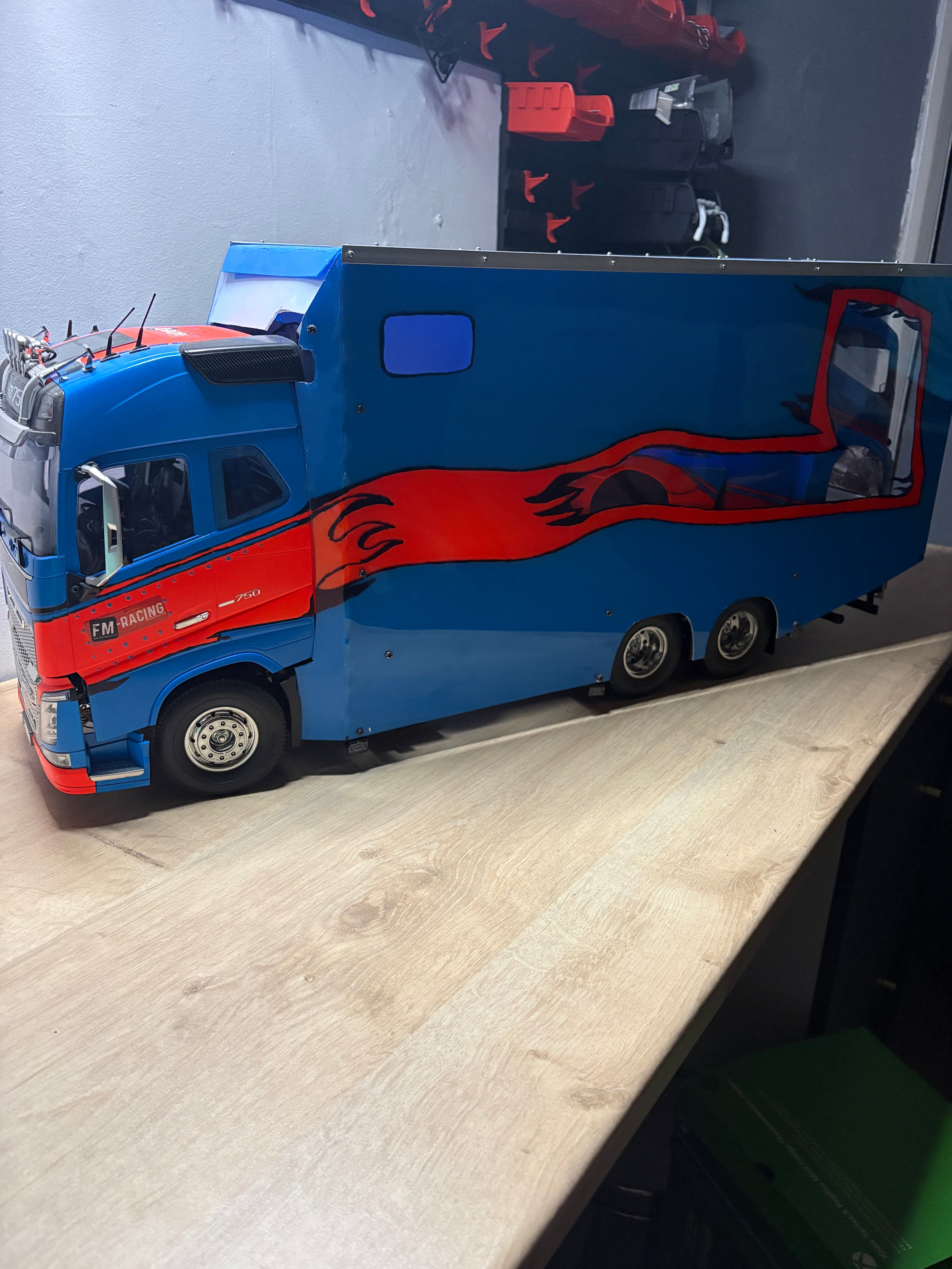 Custom 1of1 Tamiya 1/14 Volvo FH16 Race Truck 6x4 with FULL MFU Euro Lights & Sounds - with telescopic ramp (Tractor Truck Series - 3Speed gears)