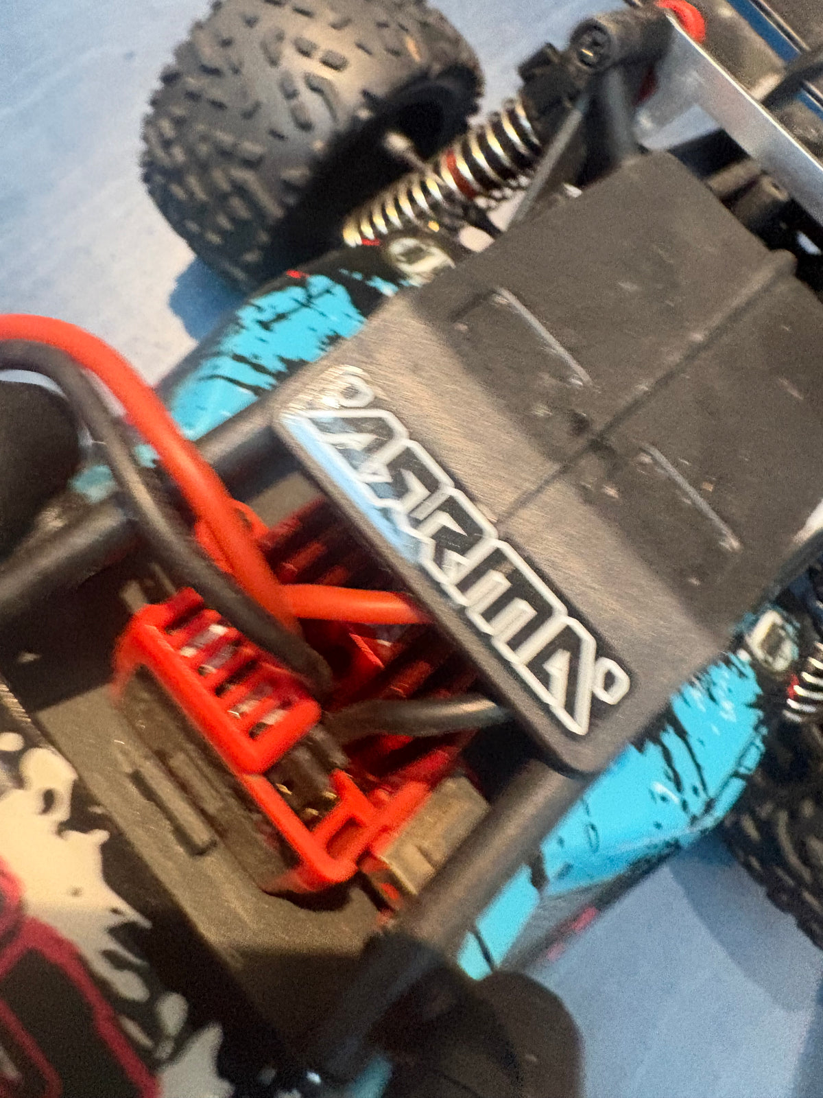 Used - Arrma Raider RTR 1/10 Buggy RWD brushed (all electrics, box and manual included)