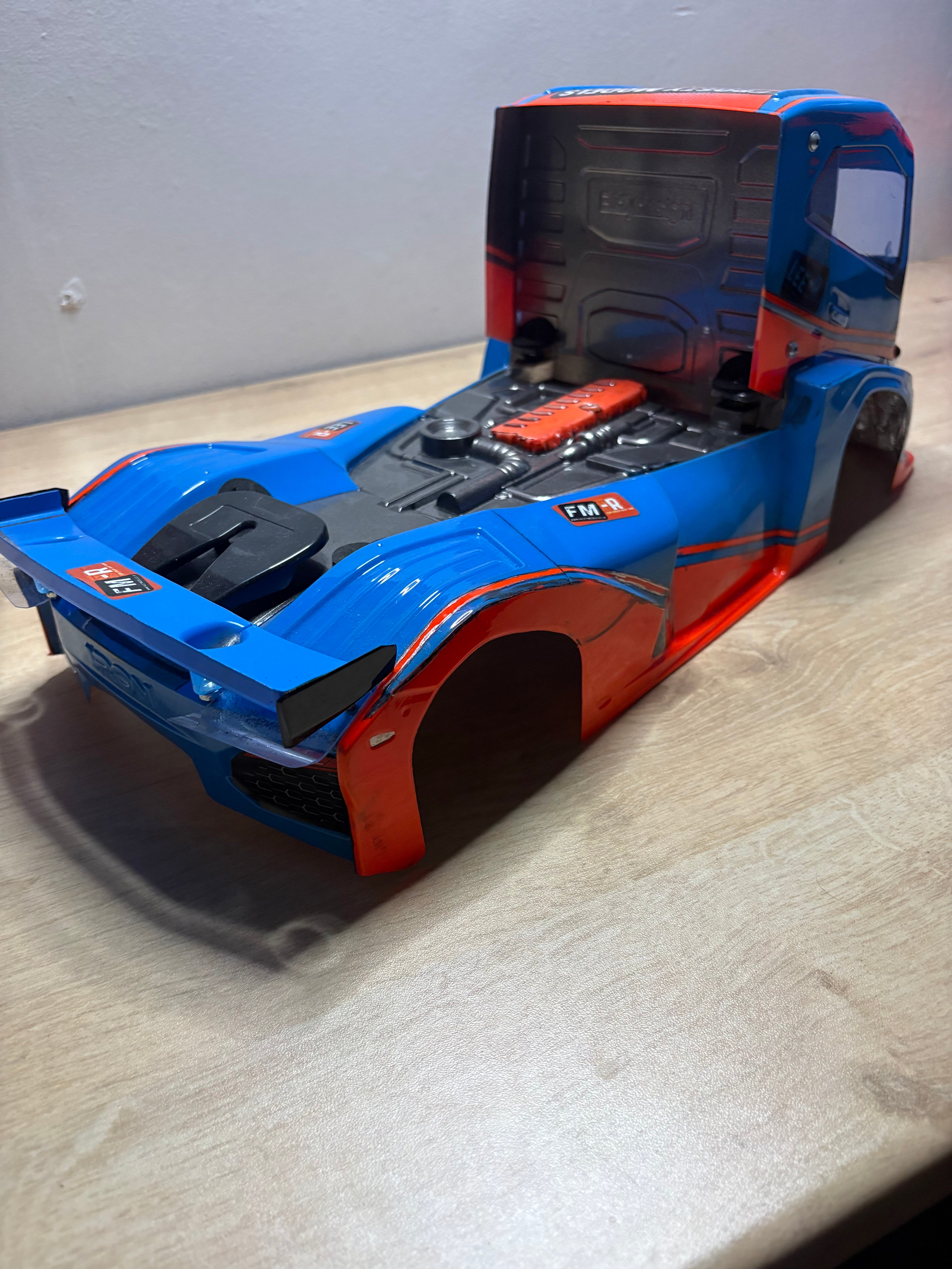 EX-SHOW - Frosty Model Race Truck Body - 1/10 190mm IRON for Tamiya 1/14 TT01E Euro Trucks