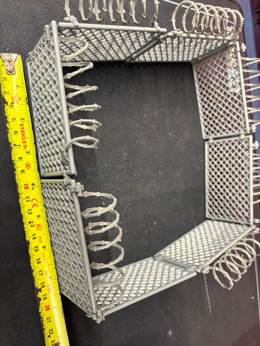 Model Mesh Fence with barbed wire - 9cm per strip, 8 strips