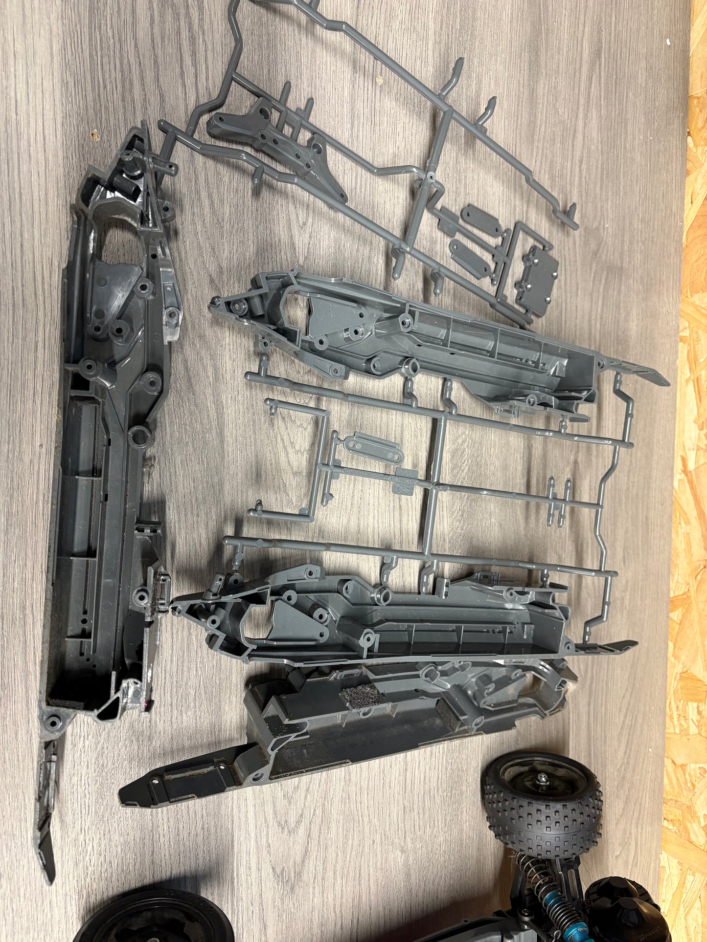 Spares or Repairs - Tamiya DT03 2WD Buggy with spares - no electrics (needs new front shock tower to fix)