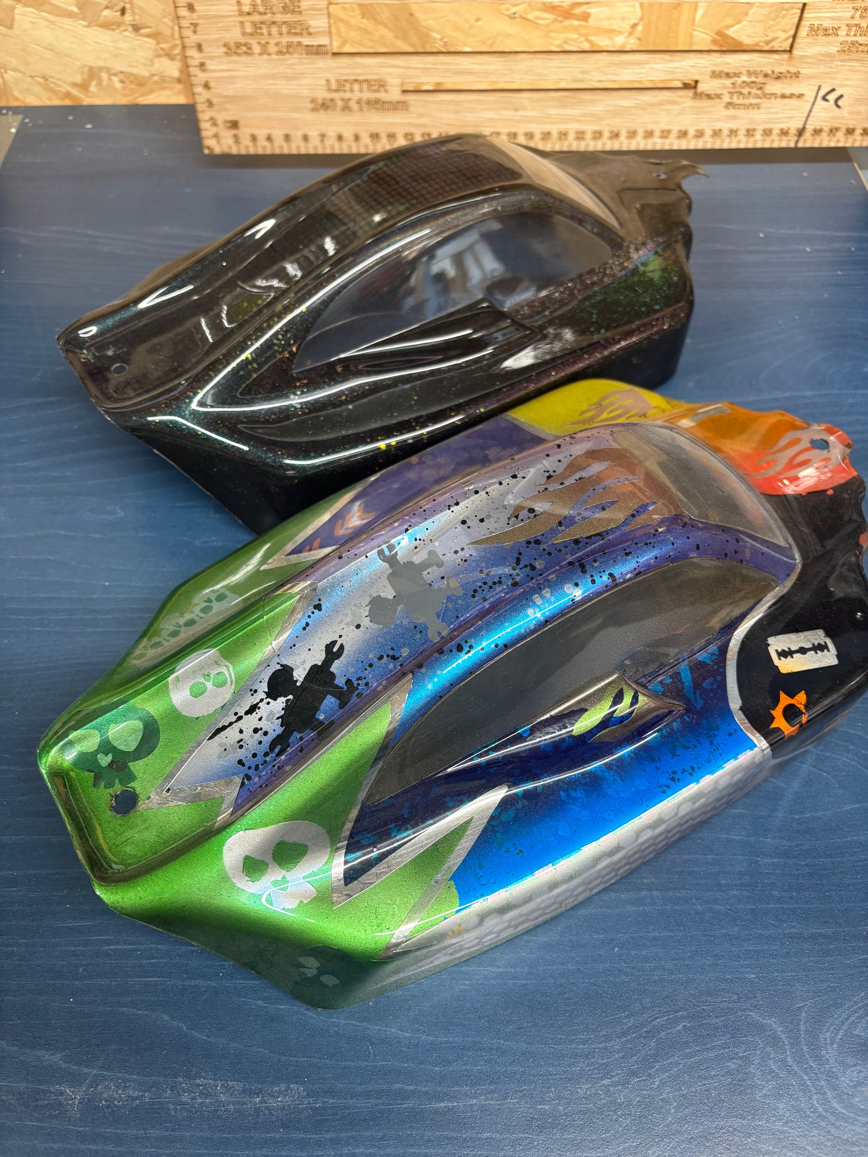 Like new! 2x airbrushed 1/8th buggy Lexan Body shell - never been driven
