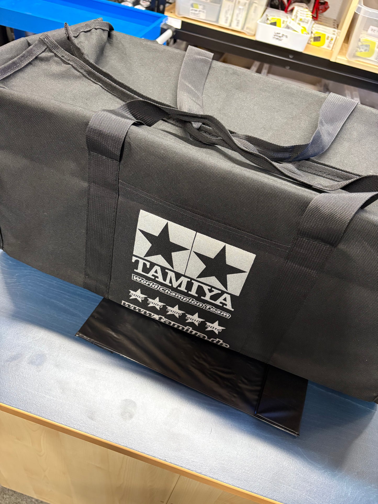 Used - TAMIYA TRF - 1/10 RC CAR ZIPPER TRANSPORT CARRY HAUL BAG (56 X 30 X 26CM) fully working order