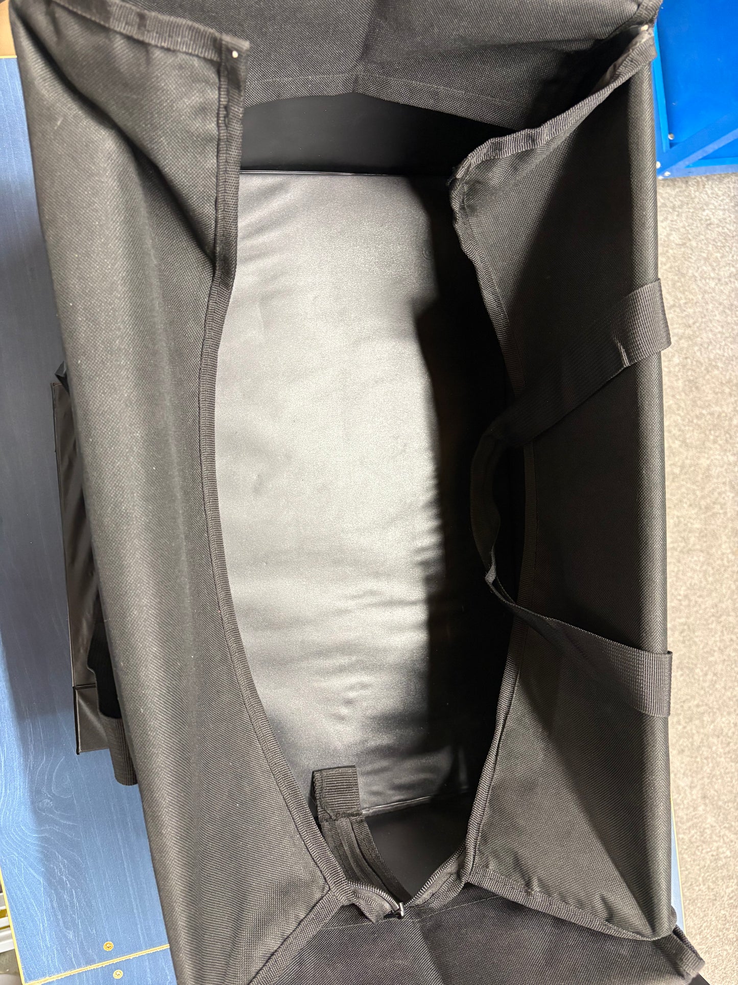 Used - TAMIYA TRF - 1/10 RC CAR ZIPPER TRANSPORT CARRY HAUL BAG (56 X 30 X 26CM) fully working order