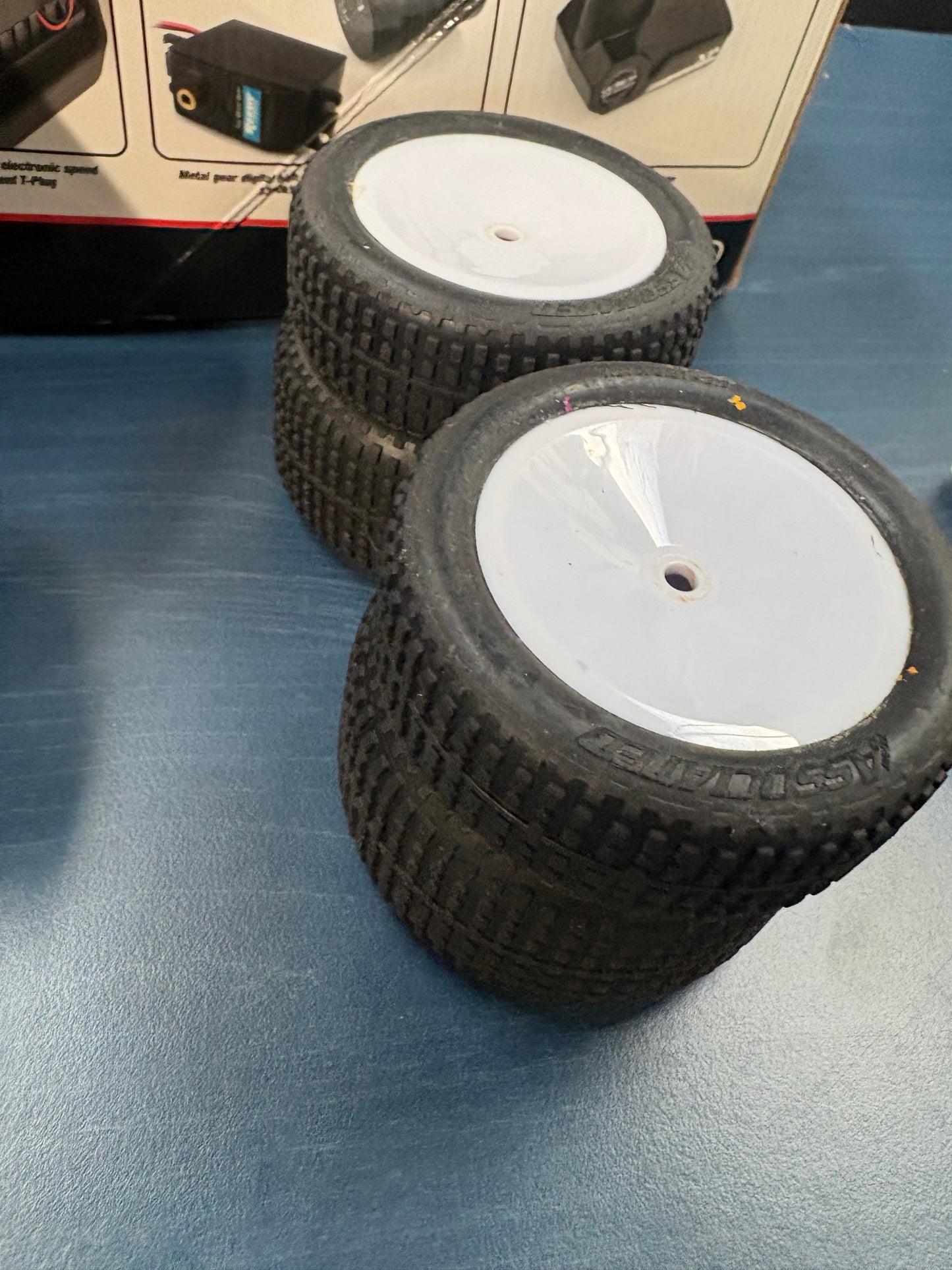 (Ex-DEMO) TEAM ASSOCIATED - RB10 Almost (Brushless) RTR RED 1/10 BUGGY (No battery or Charger) AS90032 (Extra New Carpet Tyres, inserts and Purple Wheels Fitted)