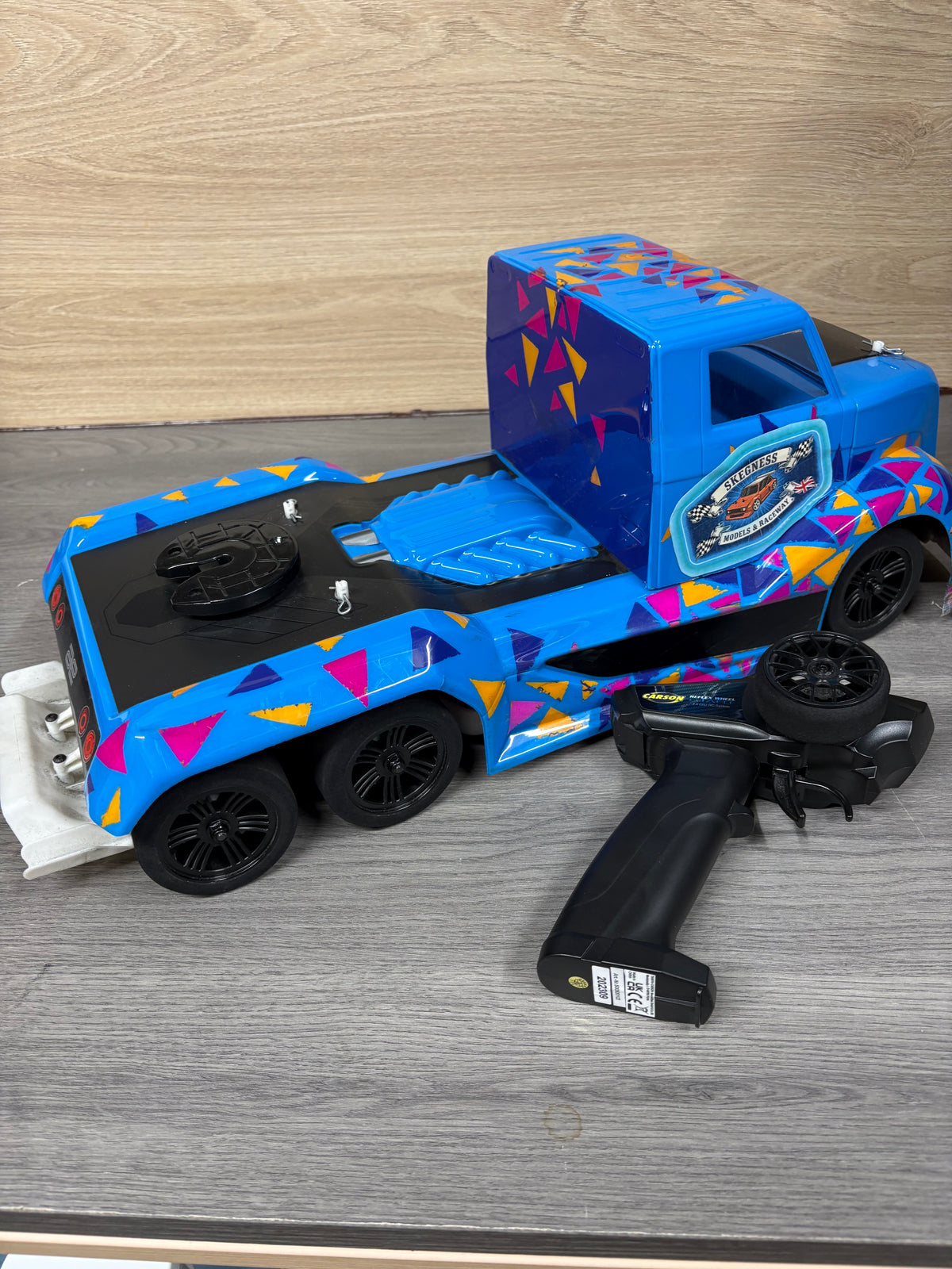 (Ex-Demo) Team Associated RC10 6x6 Semi Truck - Brushless, Lipo & Radio (Needs Charger)