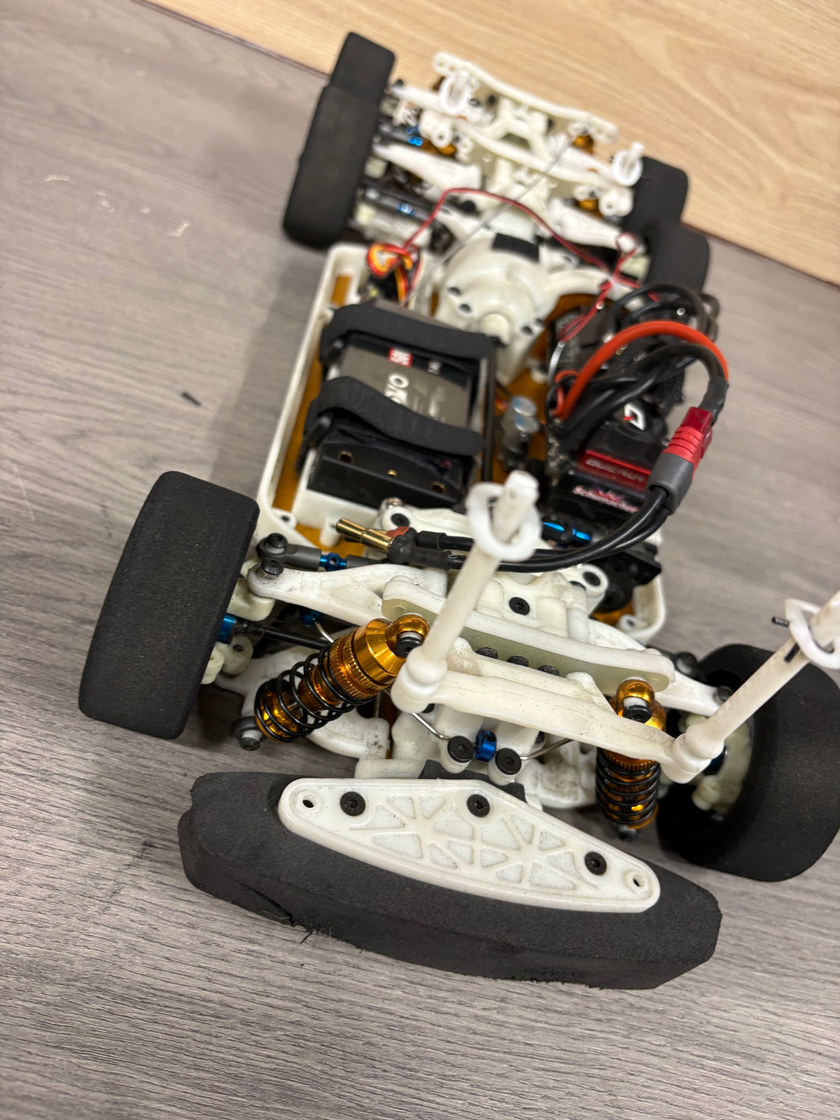 (Ex-Demo) Team Associated RC10 6x6 Semi Truck - Brushless, Lipo & Radio (Needs Charger)