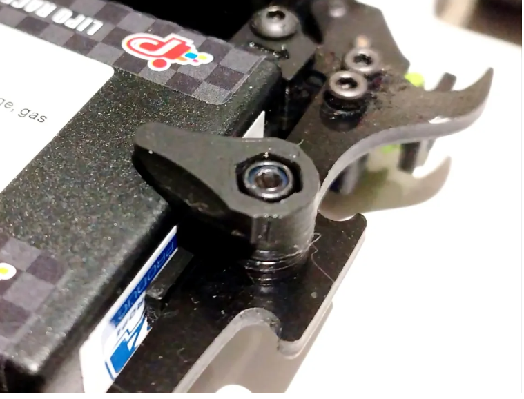BattCave - JOK3R Mini Quick Release BattClaw Lipo Retainer Set - JKR-018-BC