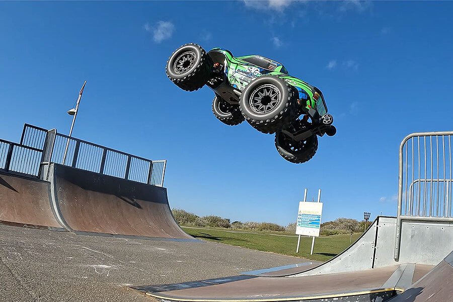 FTX - RAMRAIDER RC 1/10 BRUSHLESS + 3S LIPO Ready To Run MONSTER TRUCK RTR - GREEN/BLUE - FTX5497GB (working lights)